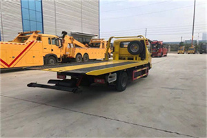 紫金非事故拖车